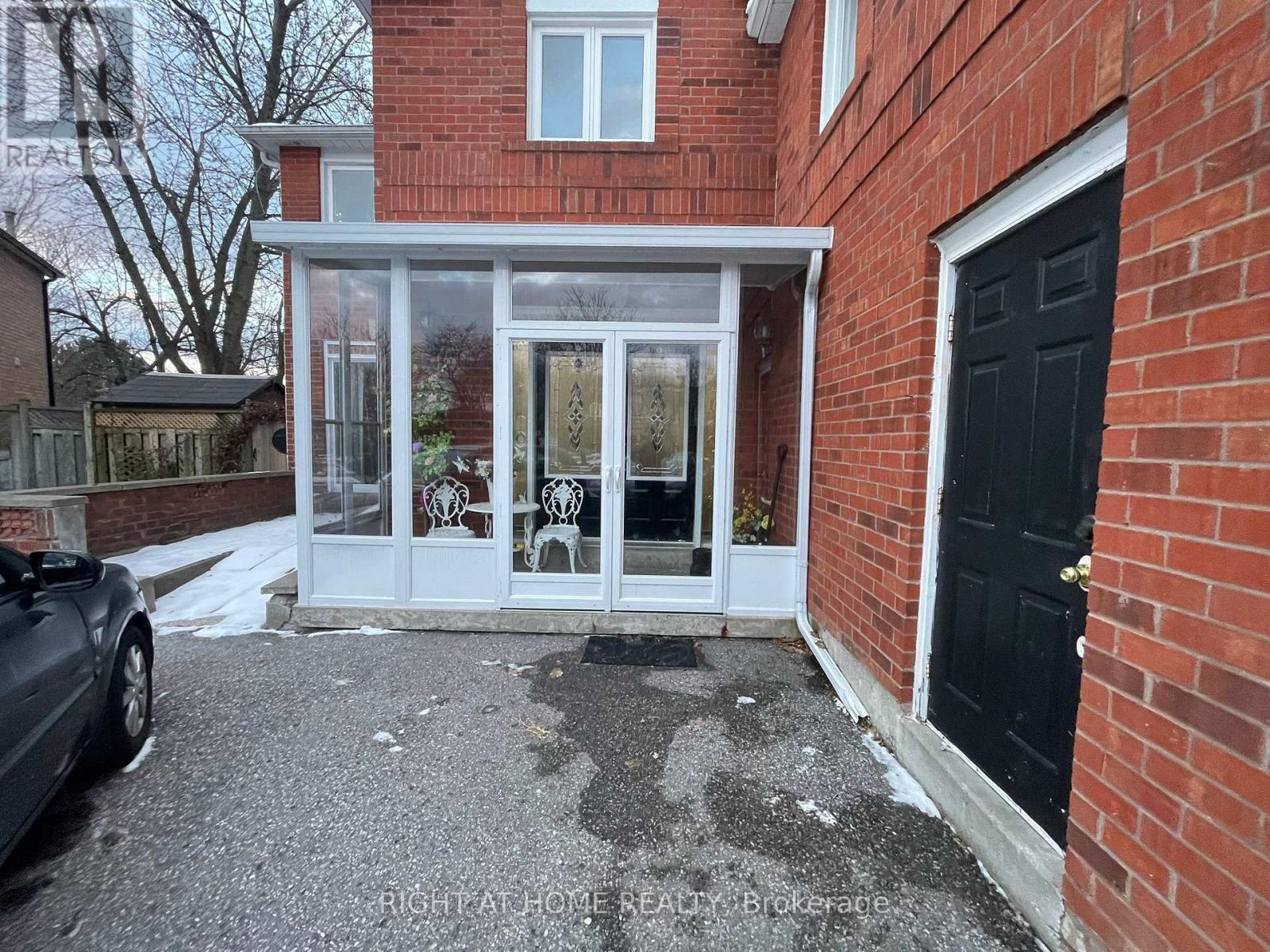 












1627 MIDDLETON STREET

,
Pickering (Brock Ridge),




Ontario
L1X2L5

