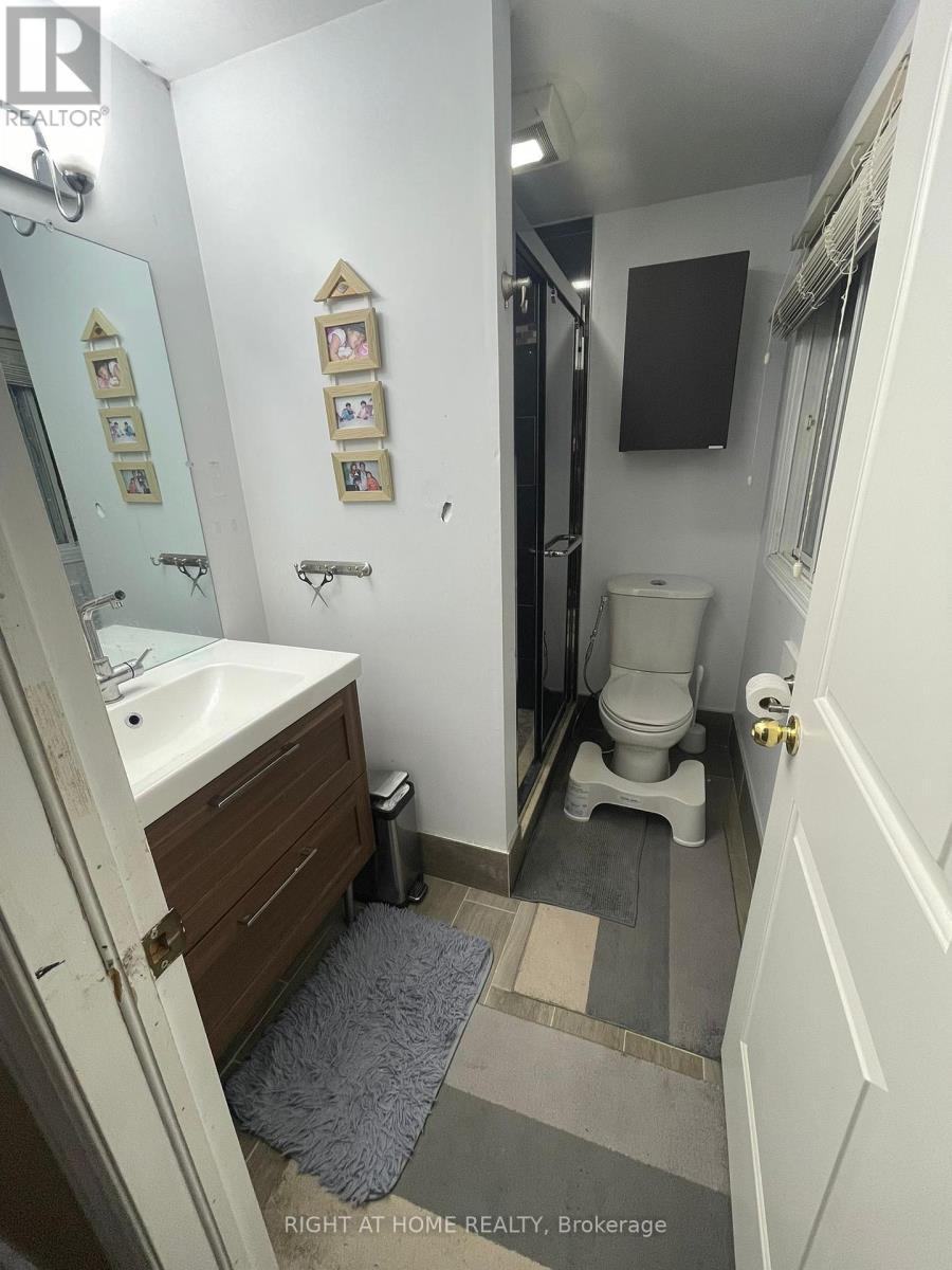 












1627 MIDDLETON STREET

,
Pickering (Brock Ridge),




Ontario
L1X2L5

