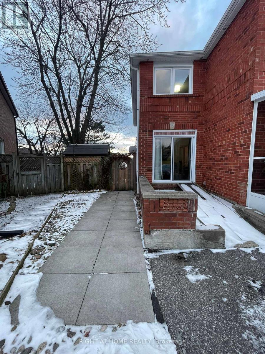 












1627 MIDDLETON STREET

,
Pickering (Brock Ridge),




Ontario
L1X2L5

