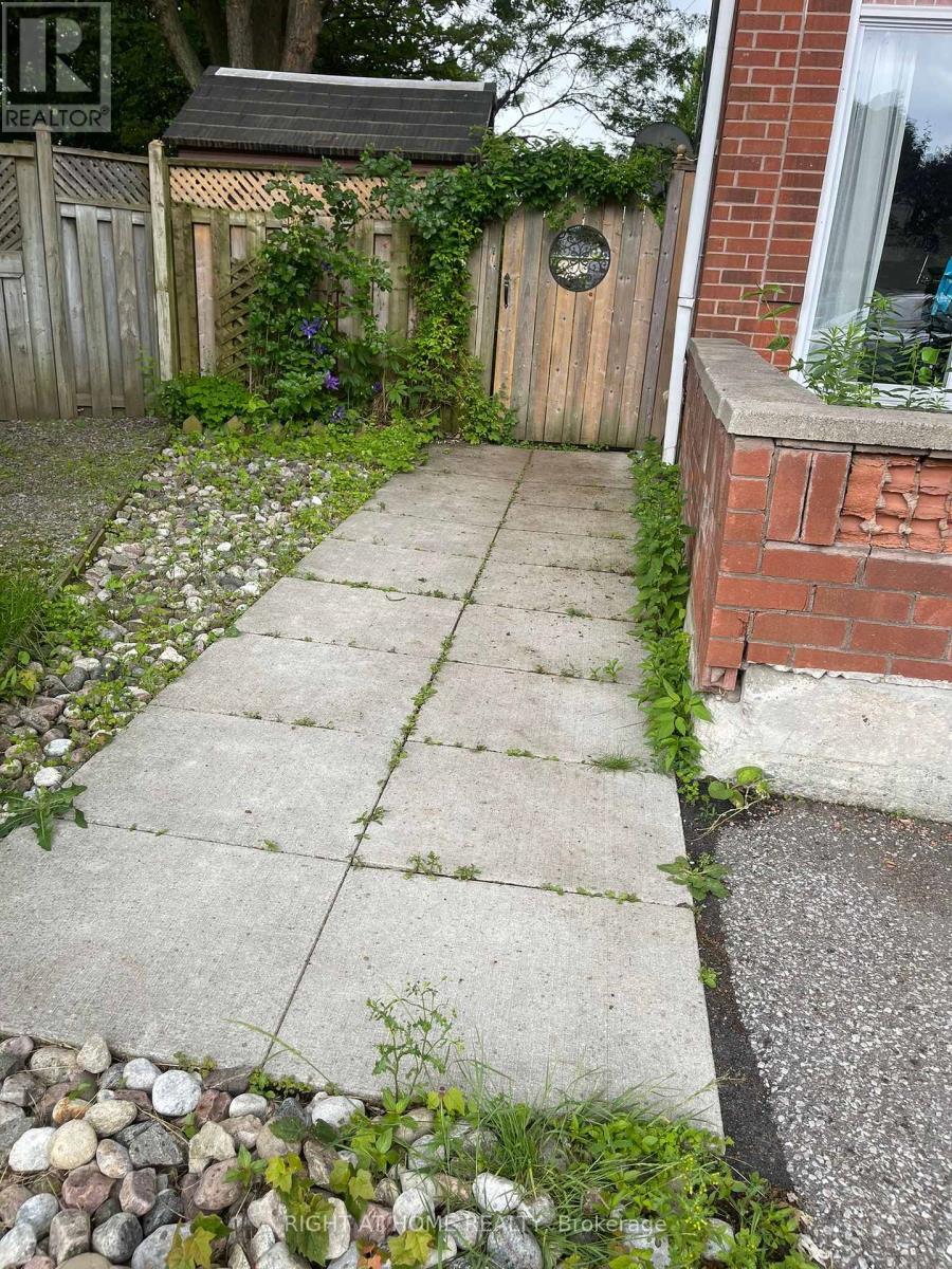 












1627 MIDDLETON STREET

,
Pickering (Brock Ridge),




Ontario
L1X2L5

