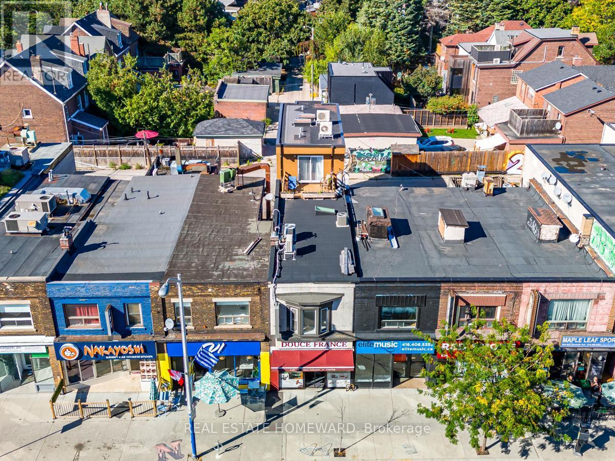 












820 DANFORTH AVENUE

,
Toronto (Danforth),




Ontario
M4J1L6


