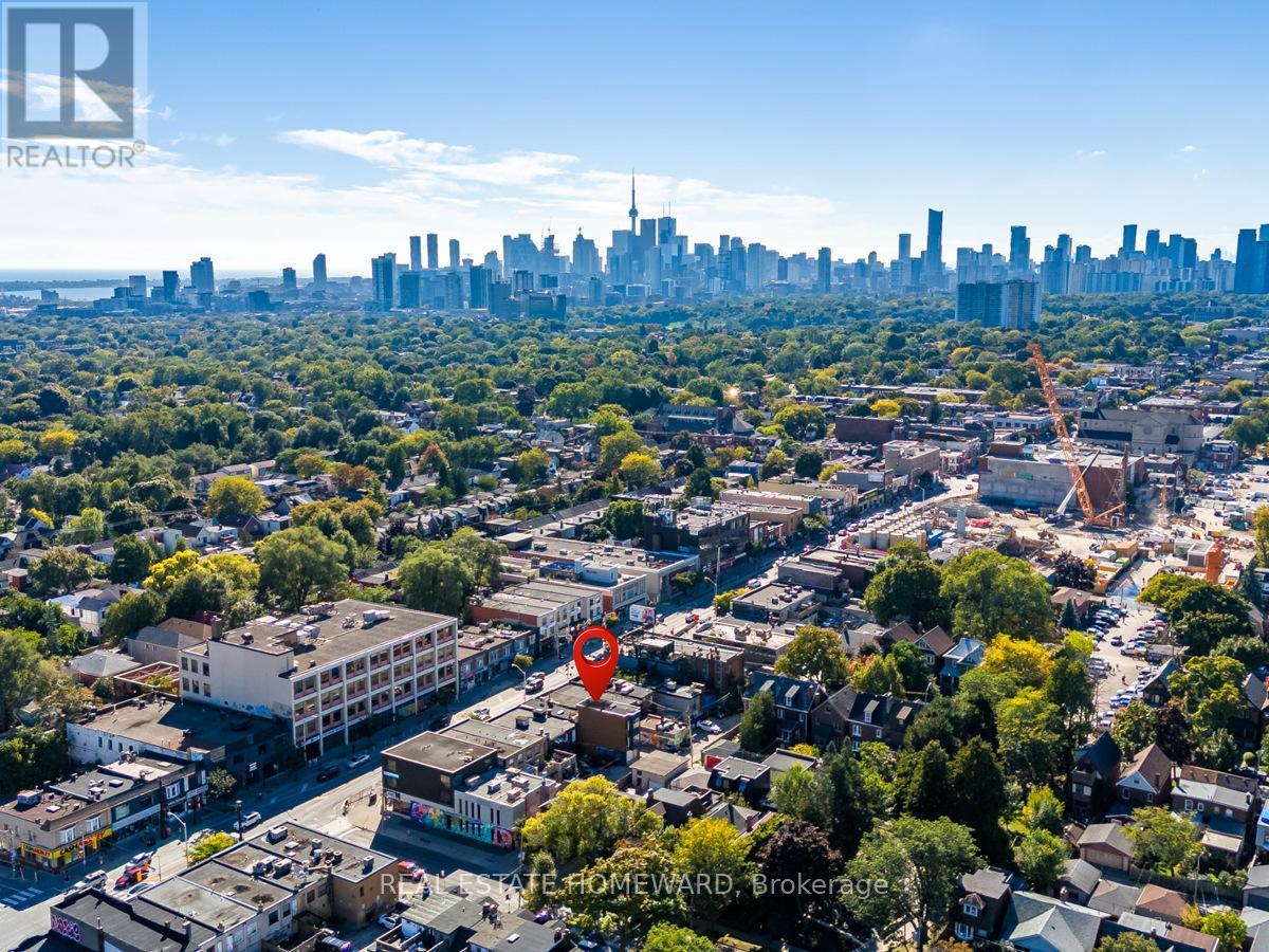 












820 DANFORTH AVENUE

,
Toronto (Danforth),




Ontario
M4J1L6

