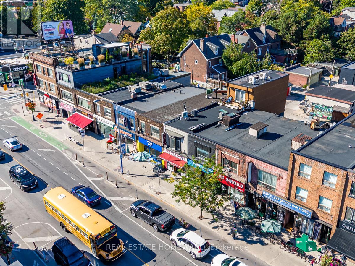 












820 DANFORTH AVENUE

,
Toronto (Danforth),




Ontario
M4J1L6

