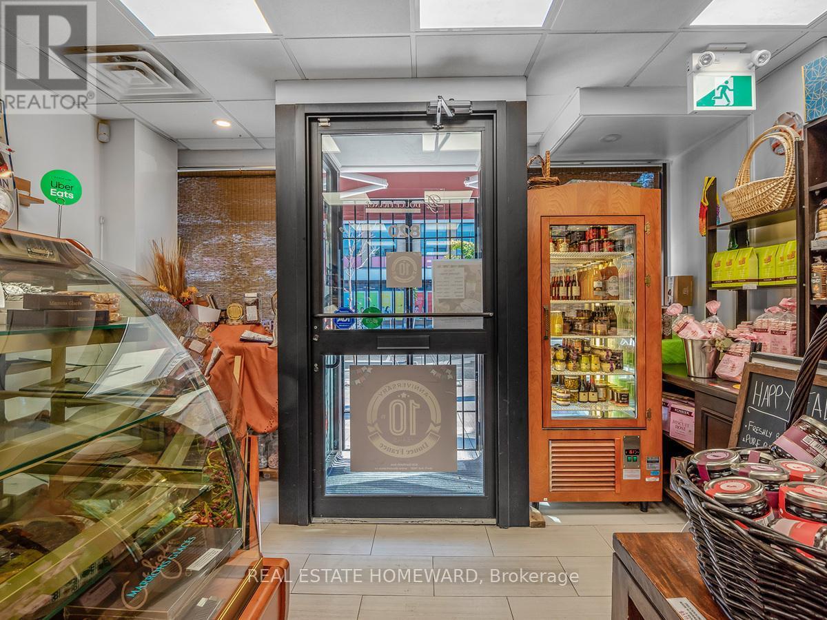 












820 DANFORTH AVENUE

,
Toronto (Danforth),




Ontario
M4J1L6

