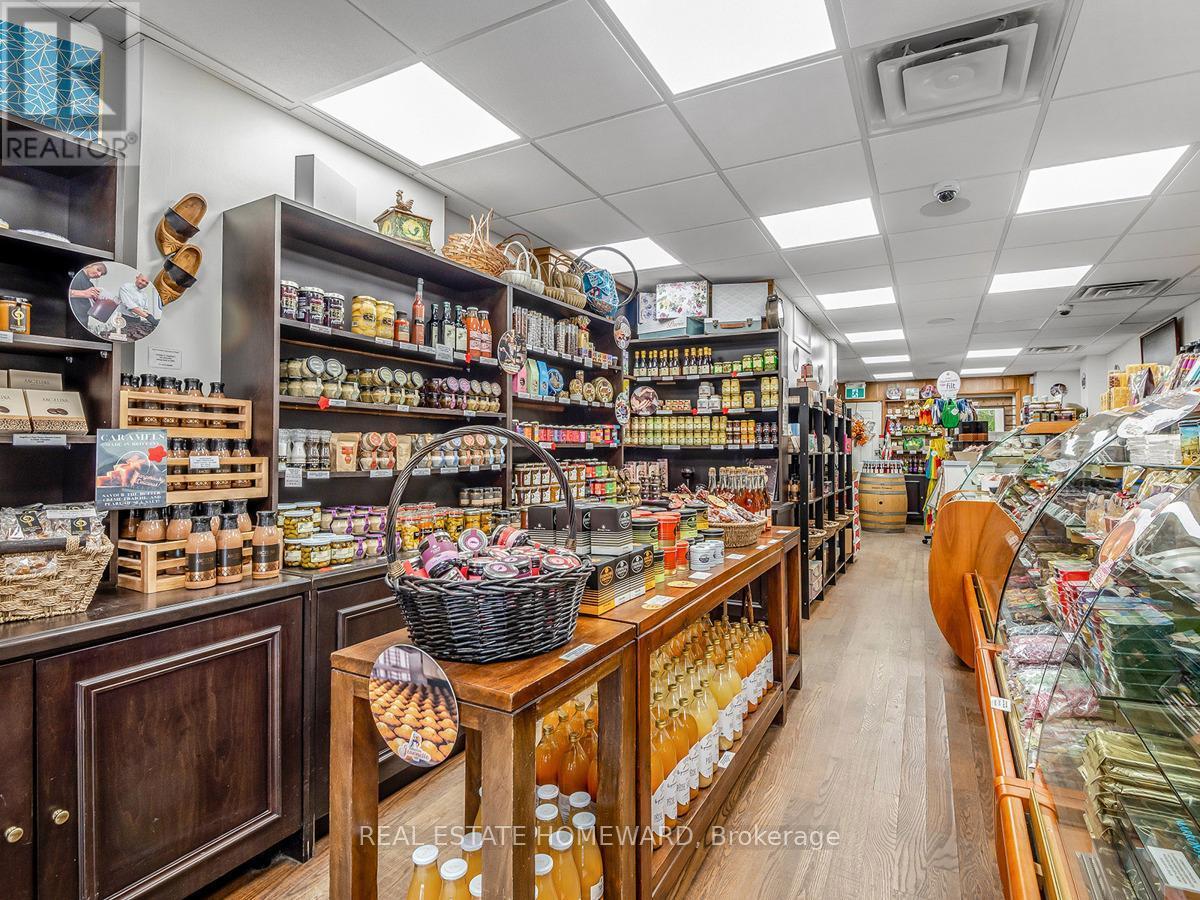 












820 DANFORTH AVENUE

,
Toronto (Danforth),




Ontario
M4J1L6

