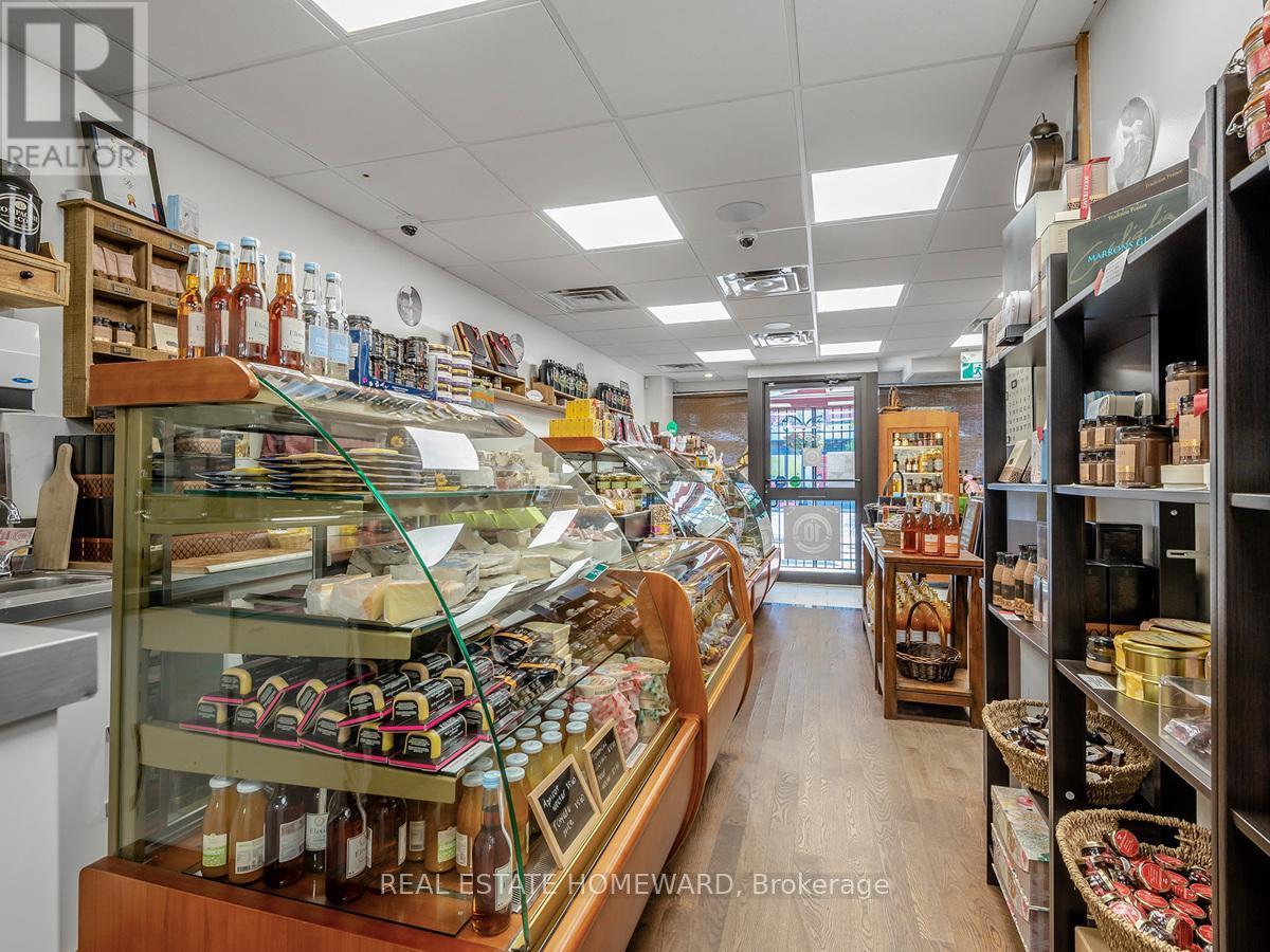 












820 DANFORTH AVENUE

,
Toronto (Danforth),




Ontario
M4J1L6

