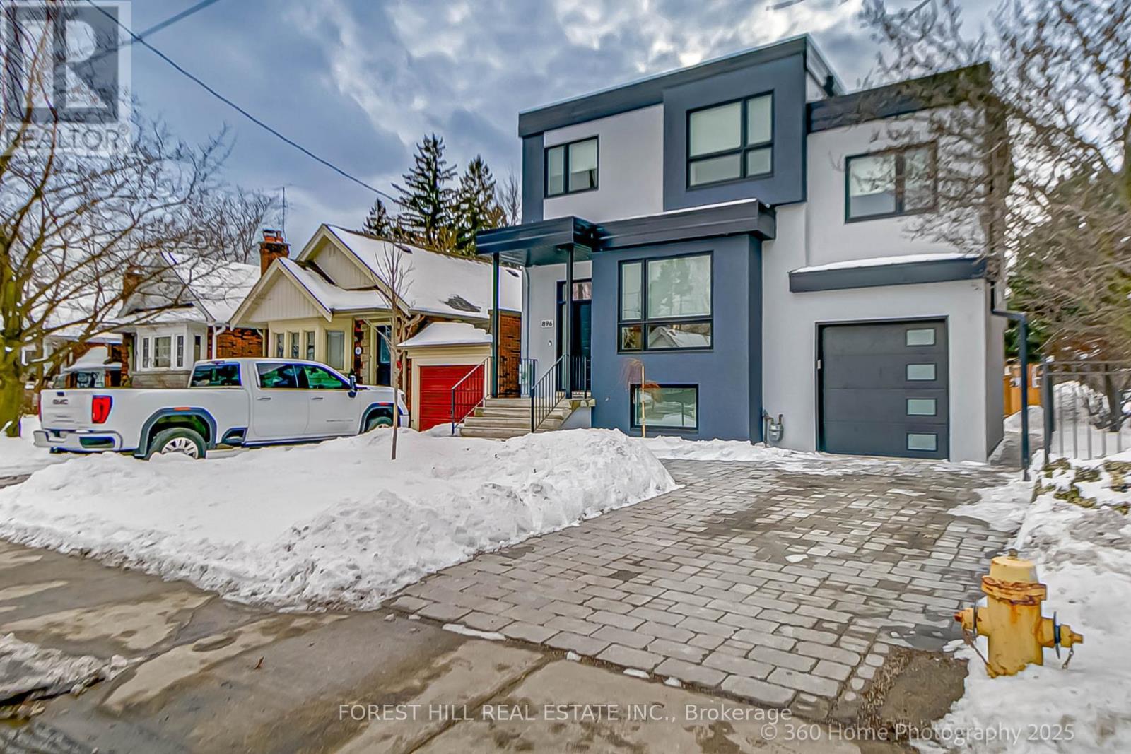 












896 COXWELL AVENUE

,
Toronto (Danforth Village-East York),




Ontario
M4C3G2

