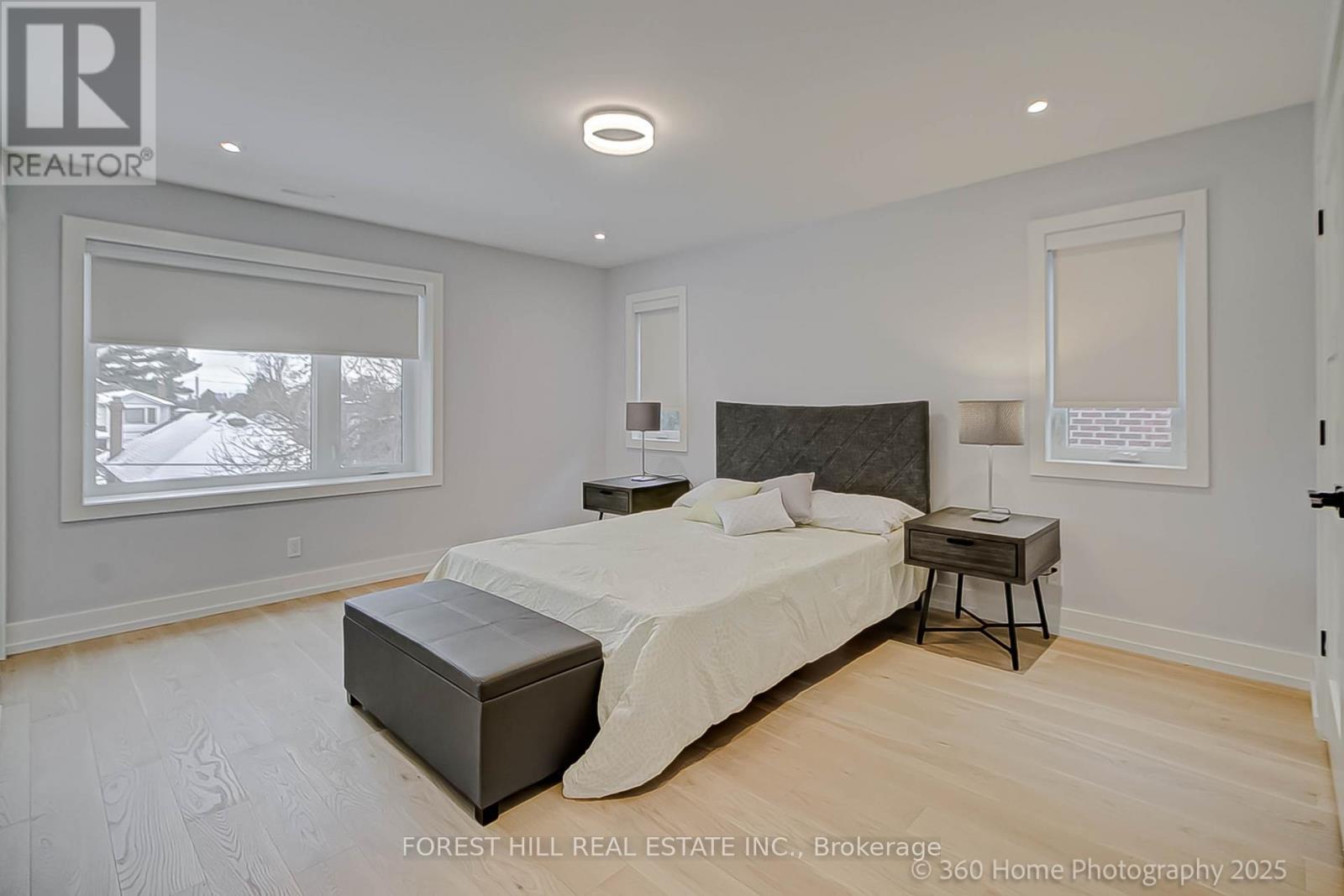 












896 COXWELL AVENUE

,
Toronto (Danforth Village-East York),




Ontario
M4C3G2

