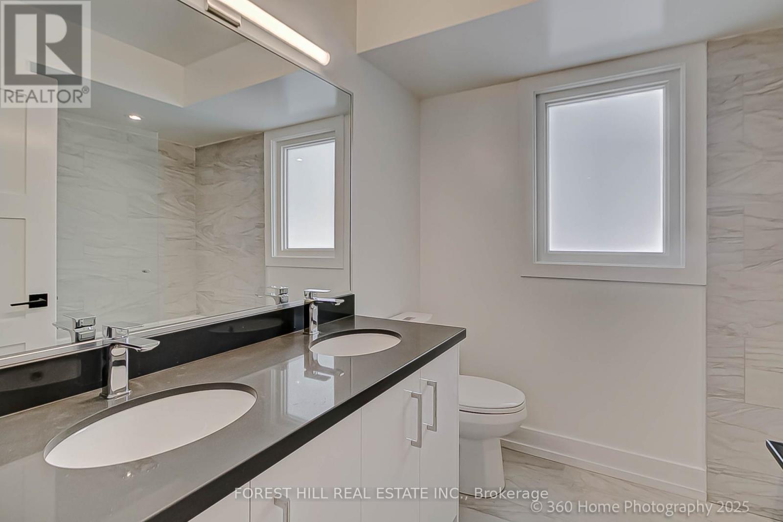 












896 COXWELL AVENUE

,
Toronto (Danforth Village-East York),




Ontario
M4C3G2

