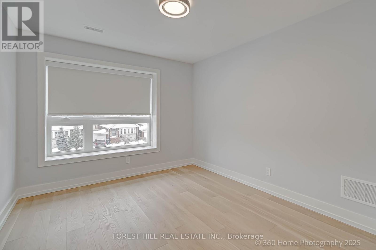 












896 COXWELL AVENUE

,
Toronto (Danforth Village-East York),




Ontario
M4C3G2


