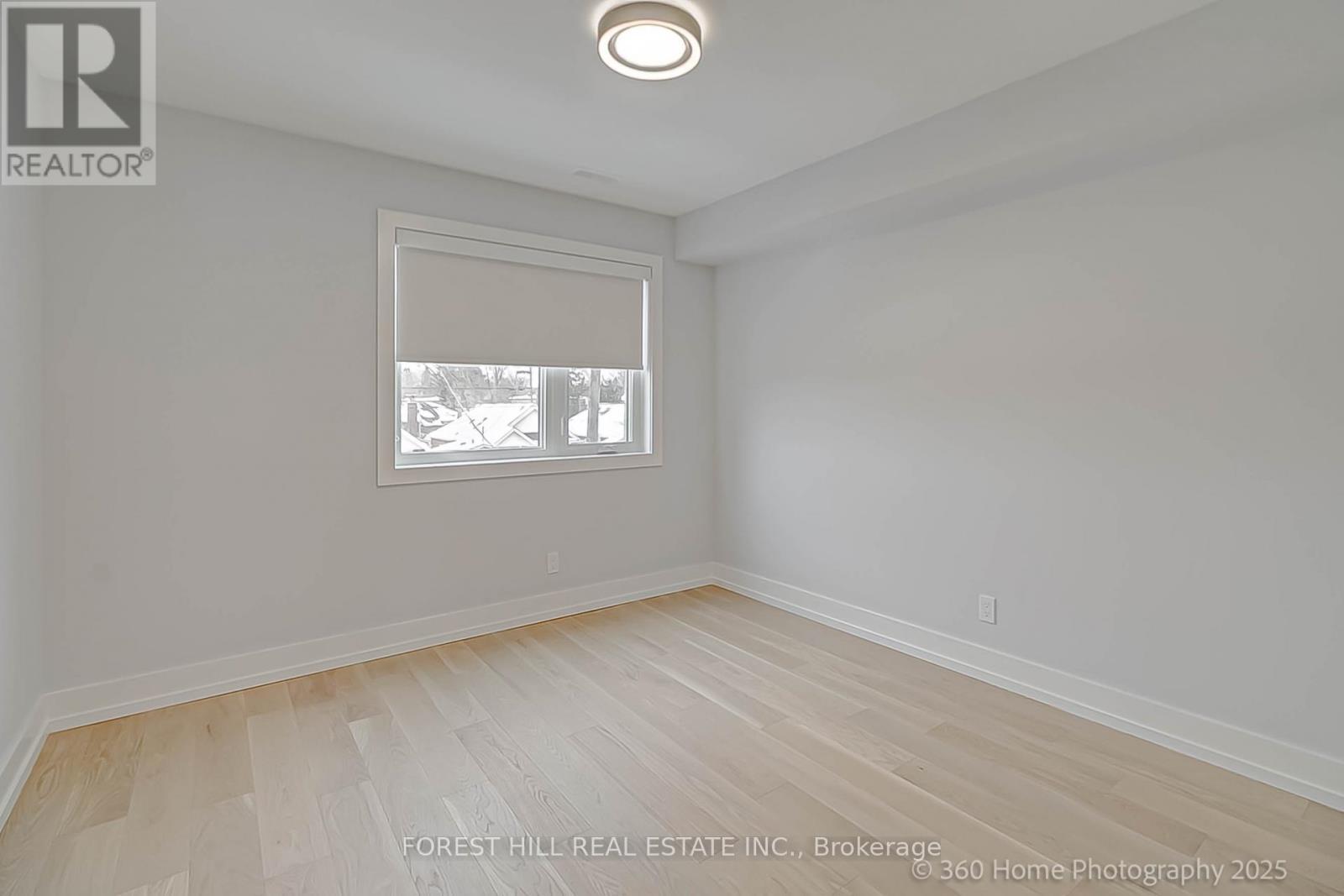 












896 COXWELL AVENUE

,
Toronto (Danforth Village-East York),




Ontario
M4C3G2

