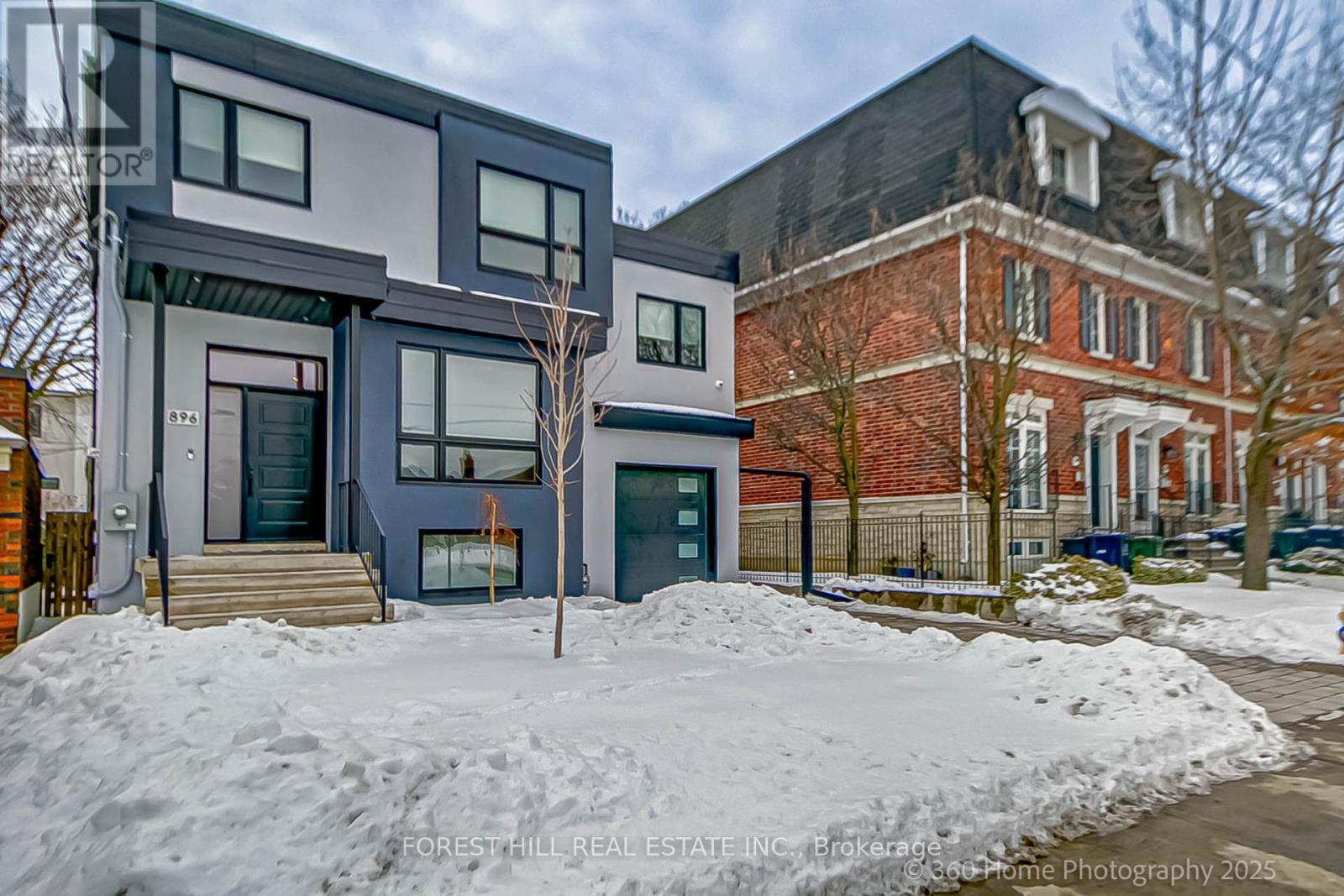 












896 COXWELL AVENUE

,
Toronto (Danforth Village-East York),




Ontario
M4C3G2

