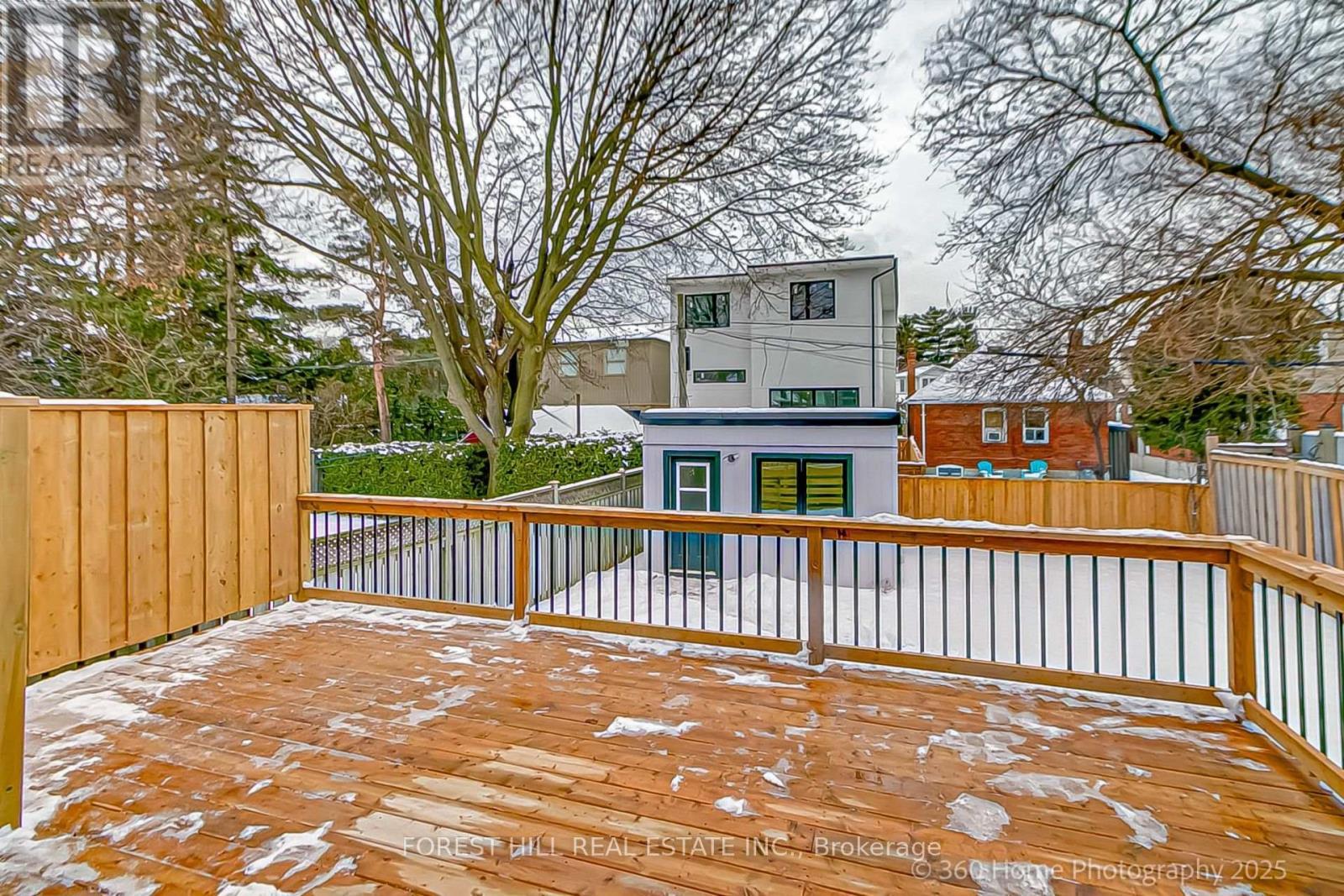 












896 COXWELL AVENUE

,
Toronto (Danforth Village-East York),




Ontario
M4C3G2

