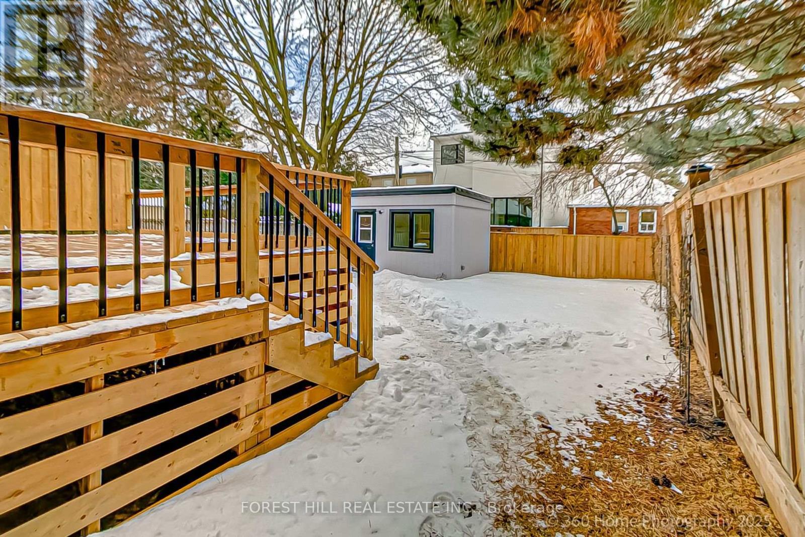 












896 COXWELL AVENUE

,
Toronto (Danforth Village-East York),




Ontario
M4C3G2


