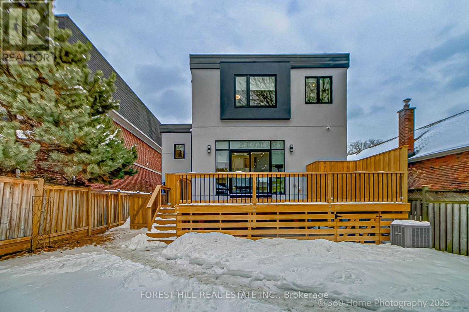 












896 COXWELL AVENUE

,
Toronto (Danforth Village-East York),




Ontario
M4C3G2


