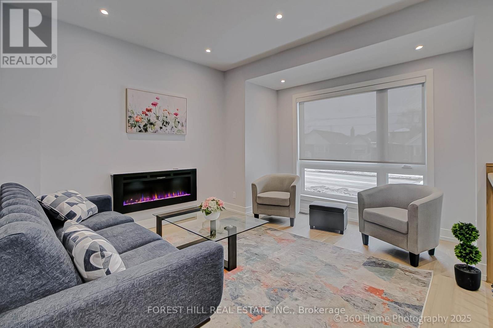 












896 COXWELL AVENUE

,
Toronto (Danforth Village-East York),




Ontario
M4C3G2

