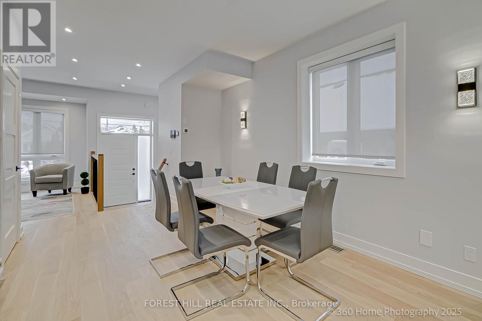 












896 COXWELL AVENUE

,
Toronto (Danforth Village-East York),




Ontario
M4C3G2

