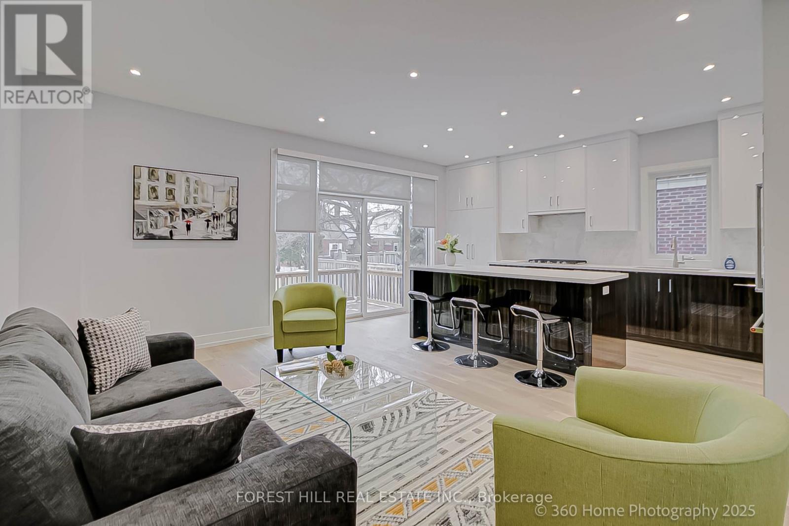 












896 COXWELL AVENUE

,
Toronto (Danforth Village-East York),




Ontario
M4C3G2

