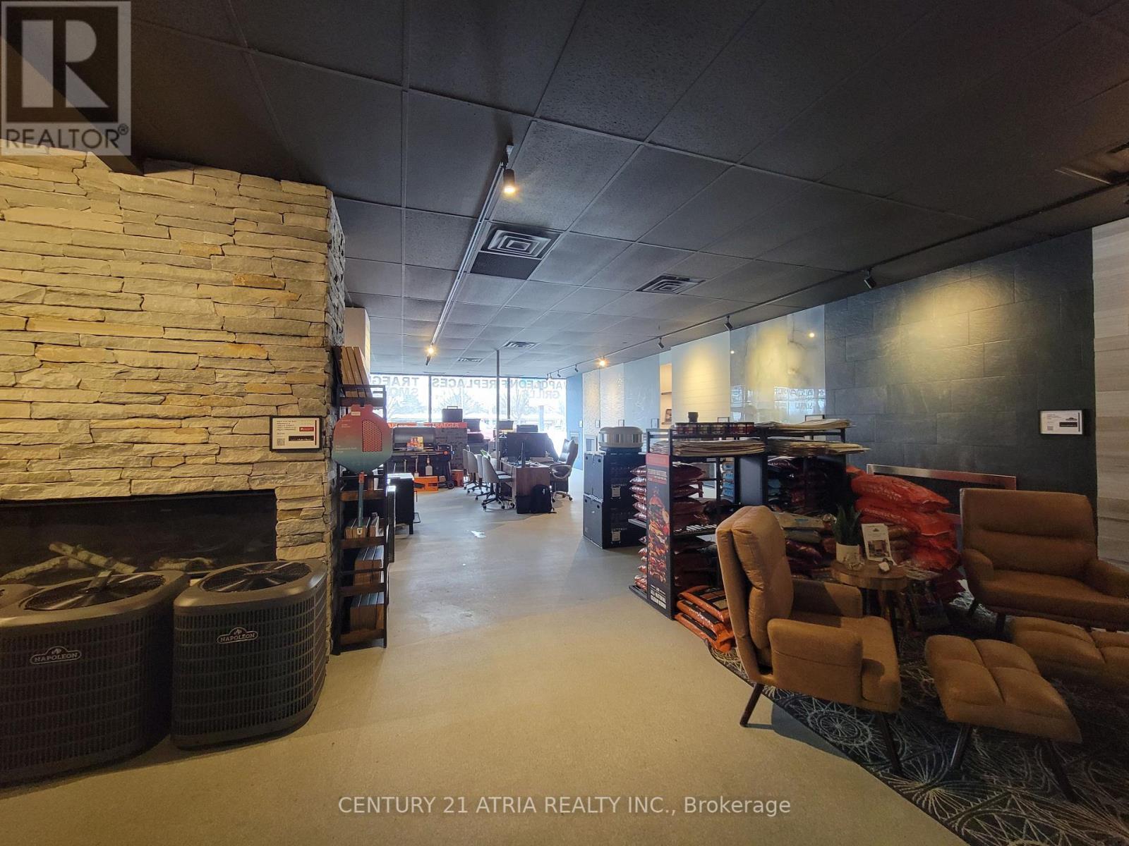 












1-1A - 1100 SIMCOE STREET N

,
Oshawa (Centennial),




Ontario
L1G4W6

