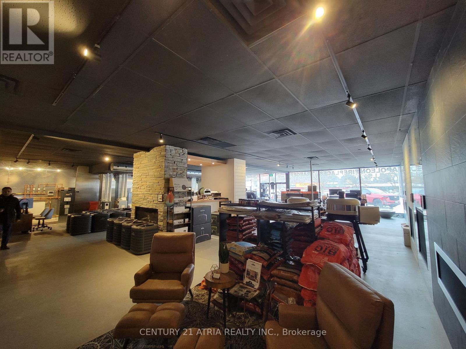 












1-1A - 1100 SIMCOE STREET N

,
Oshawa (Centennial),




Ontario
L1G4W6

