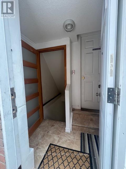 












BSMNT APT - 1 GREYBEAVER TRAIL

,
Toronto (Rouge),




Ontario
M1C4P1

