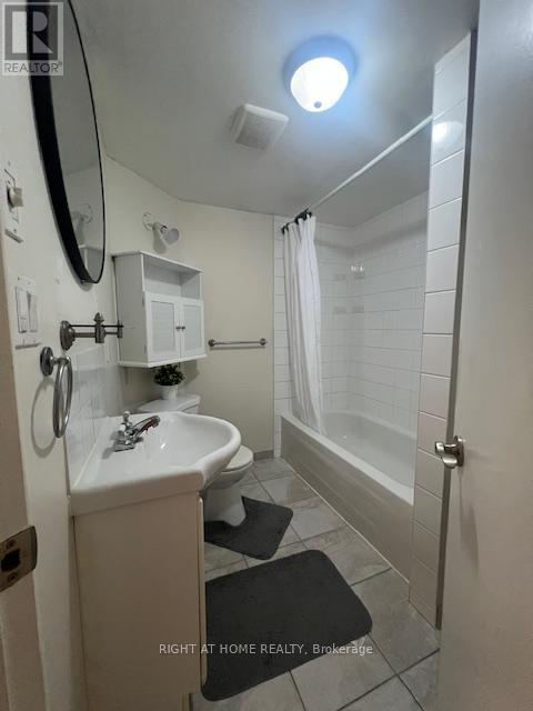 












BSMNT APT - 1 GREYBEAVER TRAIL

,
Toronto (Rouge),




Ontario
M1C4P1

