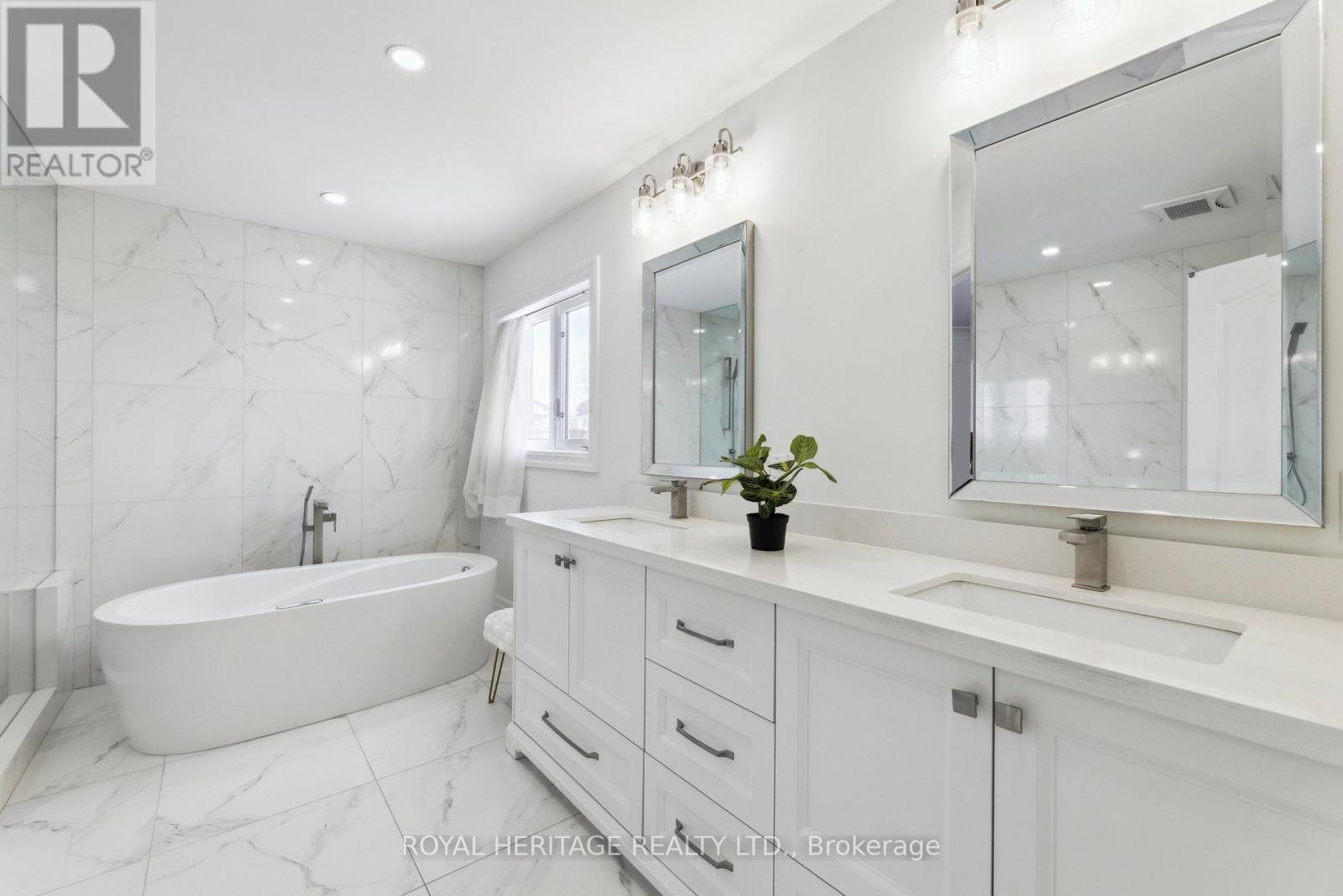 












2237 HACKETT PLACE

,
Oshawa (Windfields),




Ontario
L1L0B3

