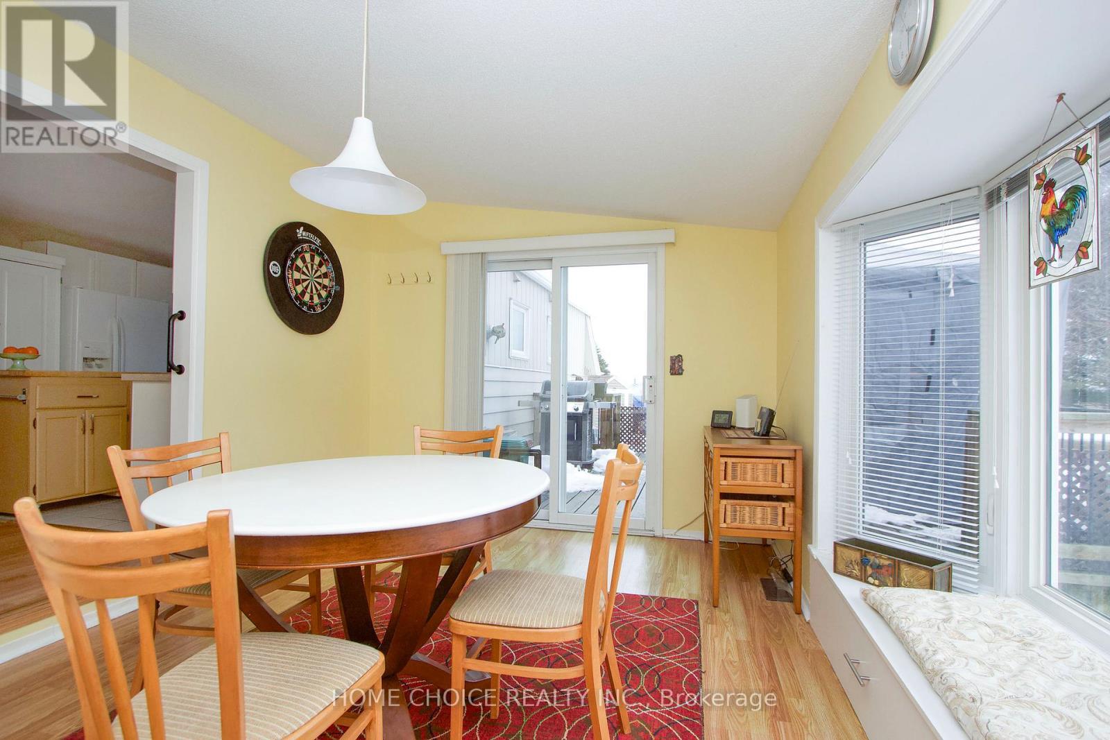 












8 SEVENTH HOLE COURT

,
Clarington (Newcastle),




Ontario
L1B1B5

