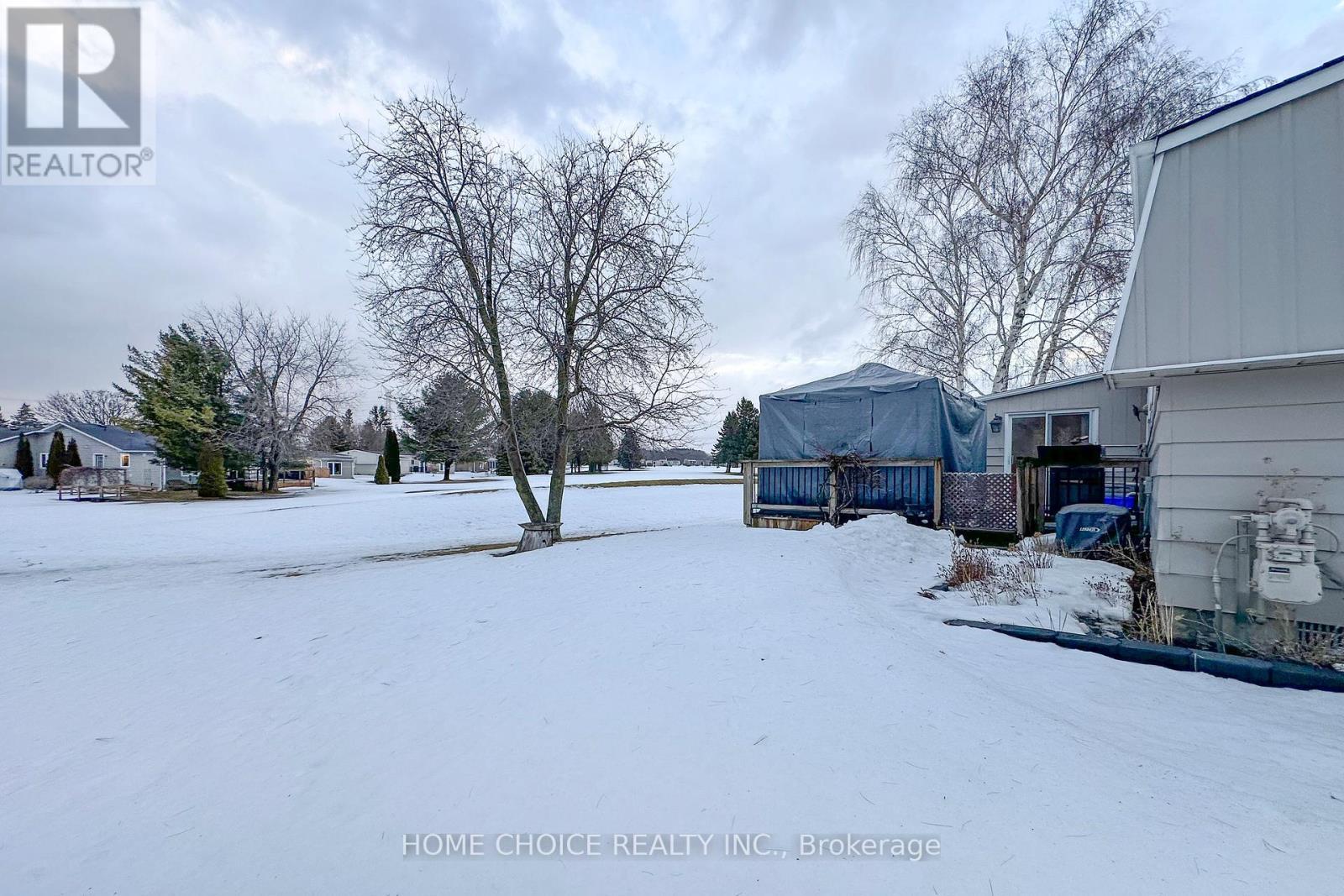 












8 SEVENTH HOLE COURT

,
Clarington (Newcastle),




Ontario
L1B1B5

