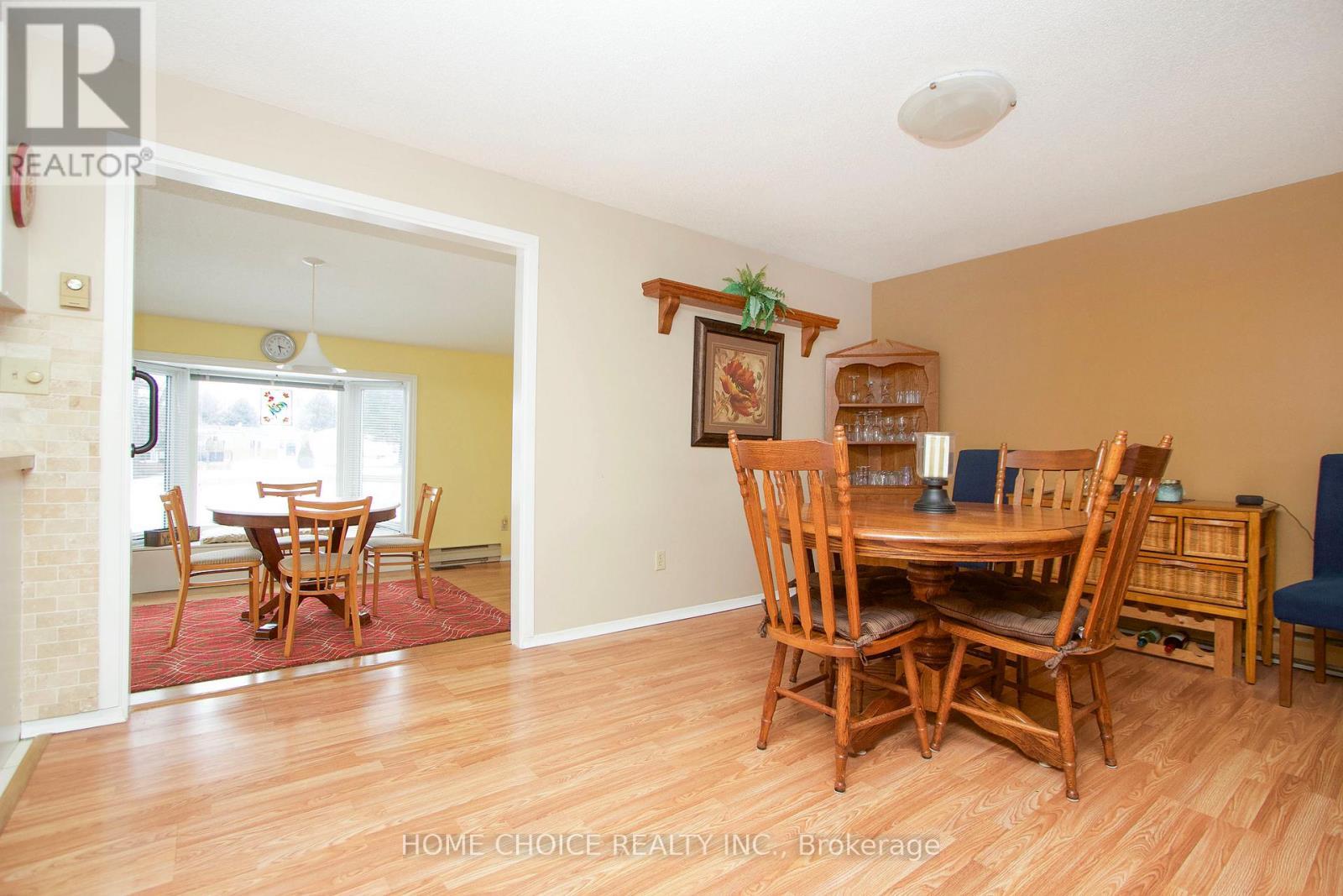 












8 SEVENTH HOLE COURT

,
Clarington (Newcastle),




Ontario
L1B1B5

