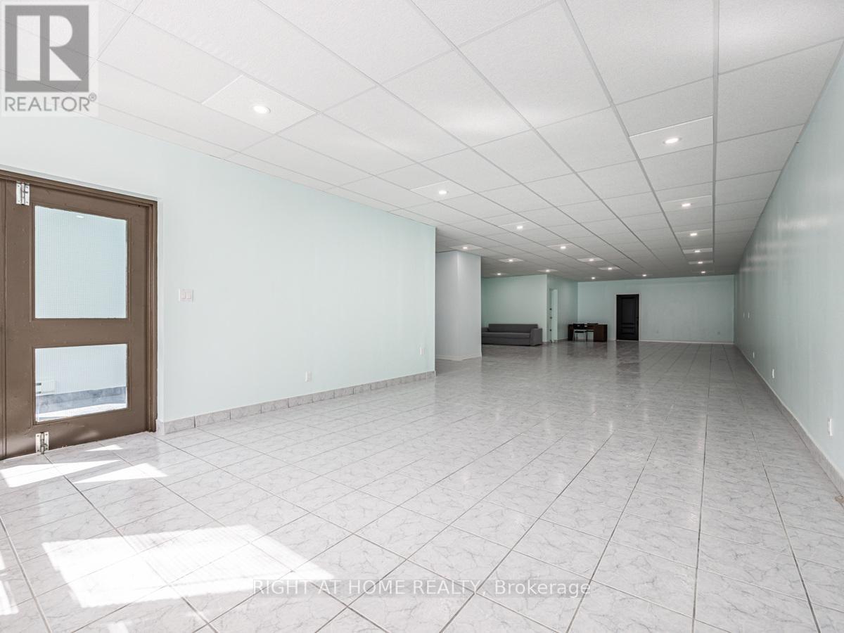 












2ND FLOOR - 600 GERRARD STREET E

,
Toronto (North Riverdale),




Ontario
M4M1Y3

