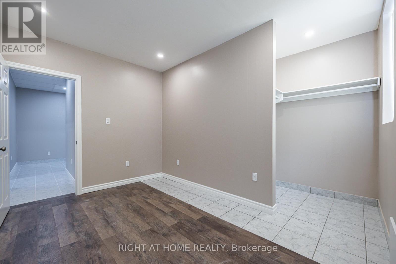 












2ND FLOOR - 600 GERRARD STREET E

,
Toronto (North Riverdale),




Ontario
M4M1Y3

