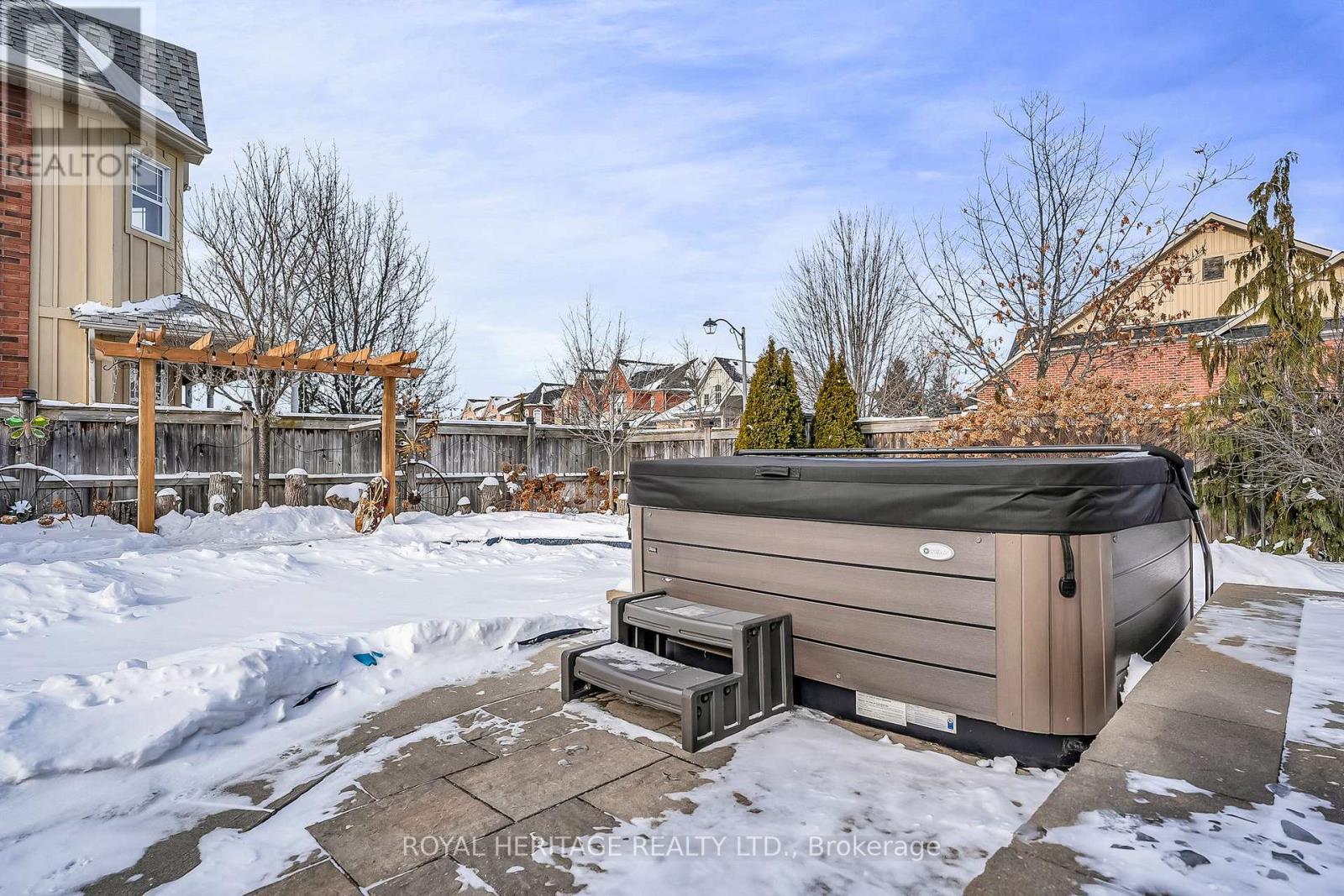 












846 HANMORE COURT

,
Oshawa (Pinecrest),




Ontario
L1K0C5

