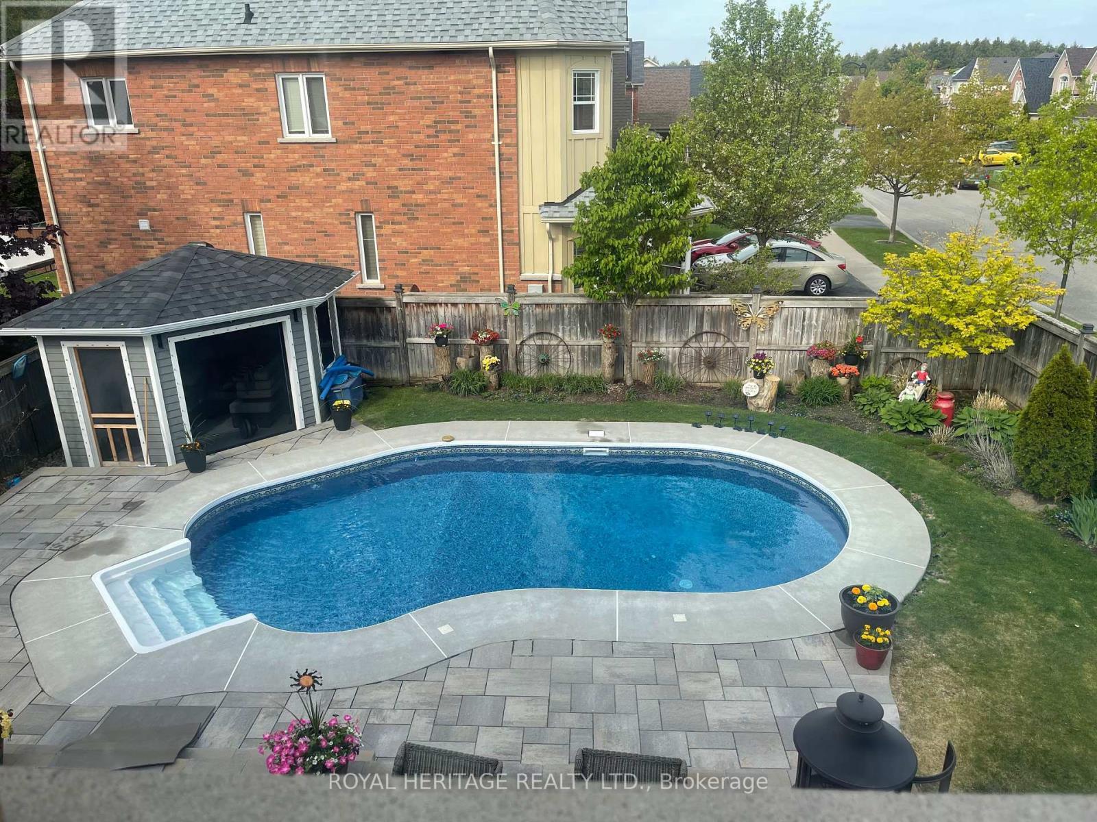 












846 HANMORE COURT

,
Oshawa (Pinecrest),




Ontario
L1K0C5

