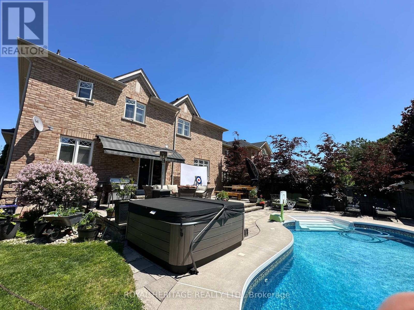 












846 HANMORE COURT

,
Oshawa (Pinecrest),




Ontario
L1K0C5

