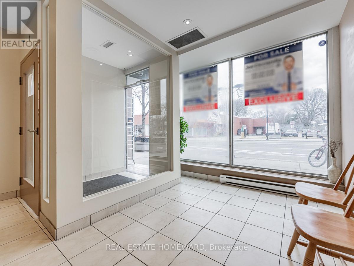 












2438 DANFORTH AVENUE

,
Toronto (East End-Danforth),




Ontario
M4C1K9

