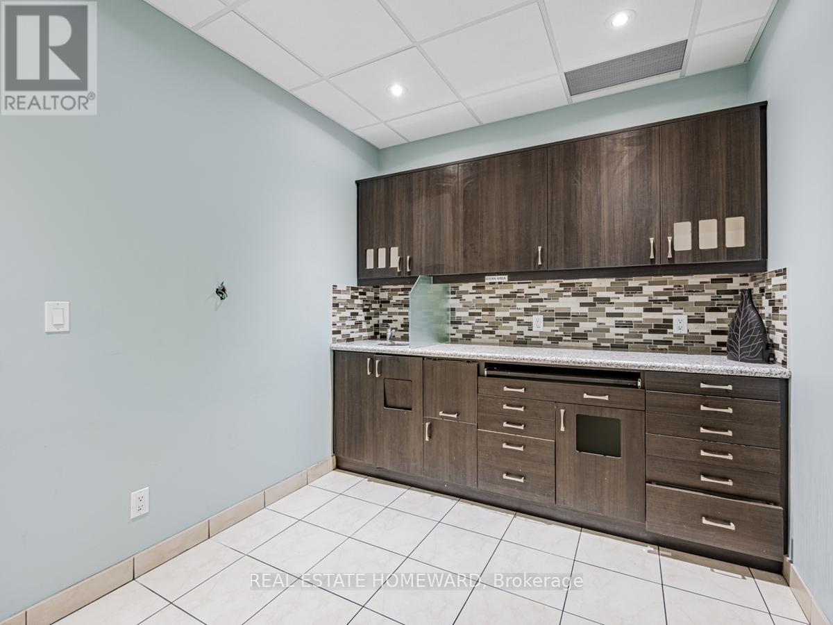 












2438 DANFORTH AVENUE

,
Toronto (East End-Danforth),




Ontario
M4C1K9

