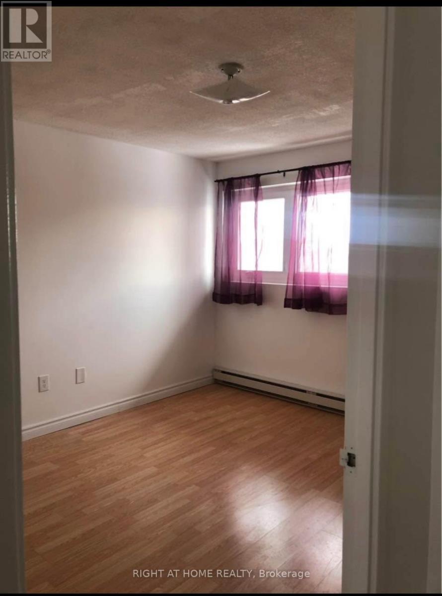 












76 - 91 MUIR DRIVE

,
Toronto (Scarborough Village),




Ontario
M1M3T7

