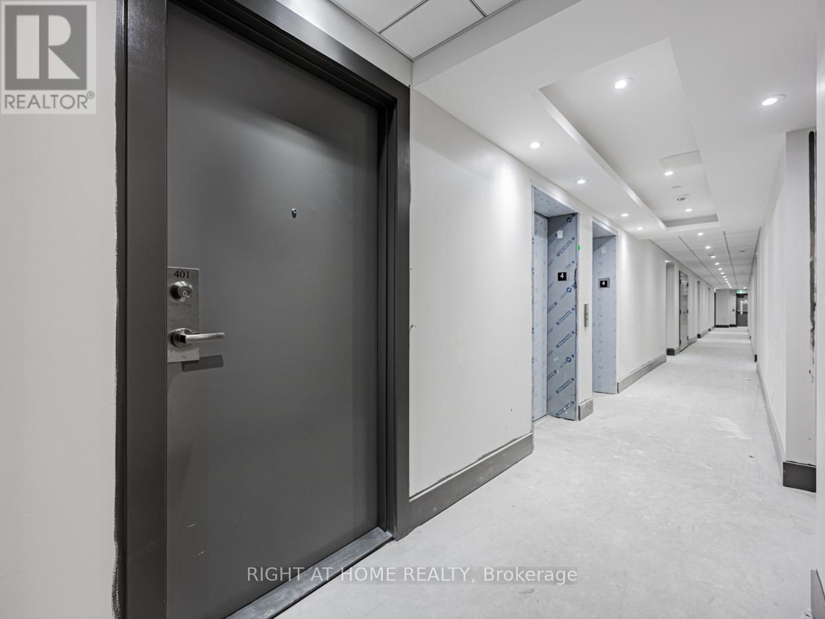 












401 - 55 CLARINGTON BOULEVARD

,
Clarington (Bowmanville),




Ontario
L1C7J4

