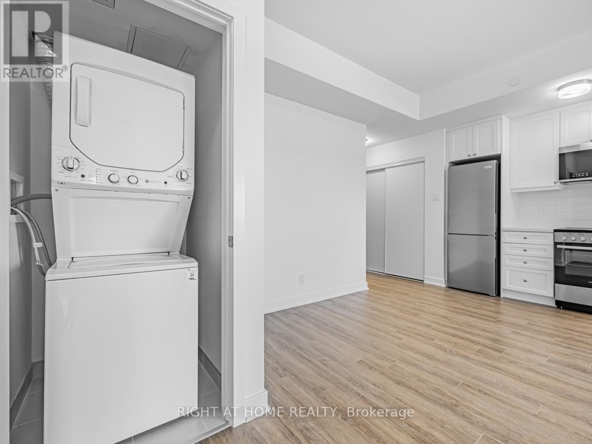 












401 - 55 CLARINGTON BOULEVARD

,
Clarington (Bowmanville),




Ontario
L1C7J4

