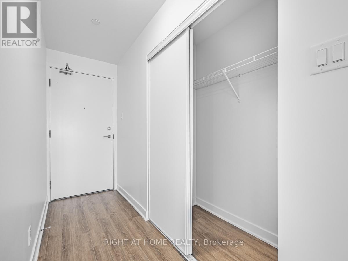 












401 - 55 CLARINGTON BOULEVARD

,
Clarington (Bowmanville),




Ontario
L1C7J4

