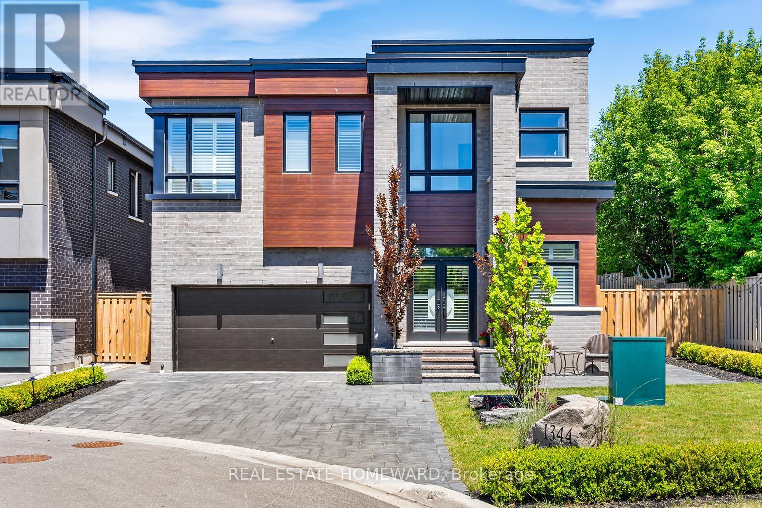












1344 GULL CROSSING

,
Pickering (Bay Ridges),




Ontario
L1W0B7

