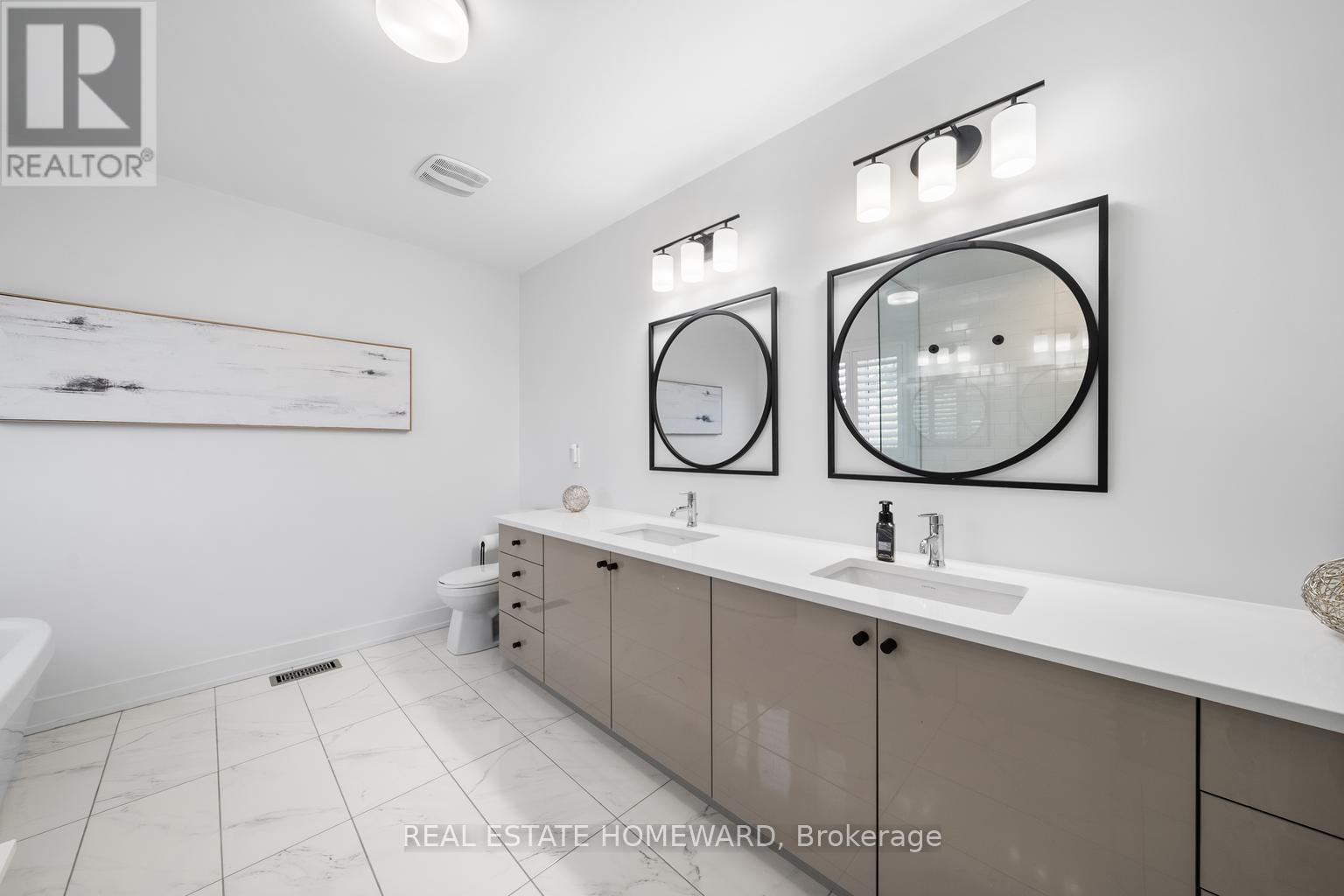 












1344 GULL CROSSING

,
Pickering (Bay Ridges),




Ontario
L1W0B7

