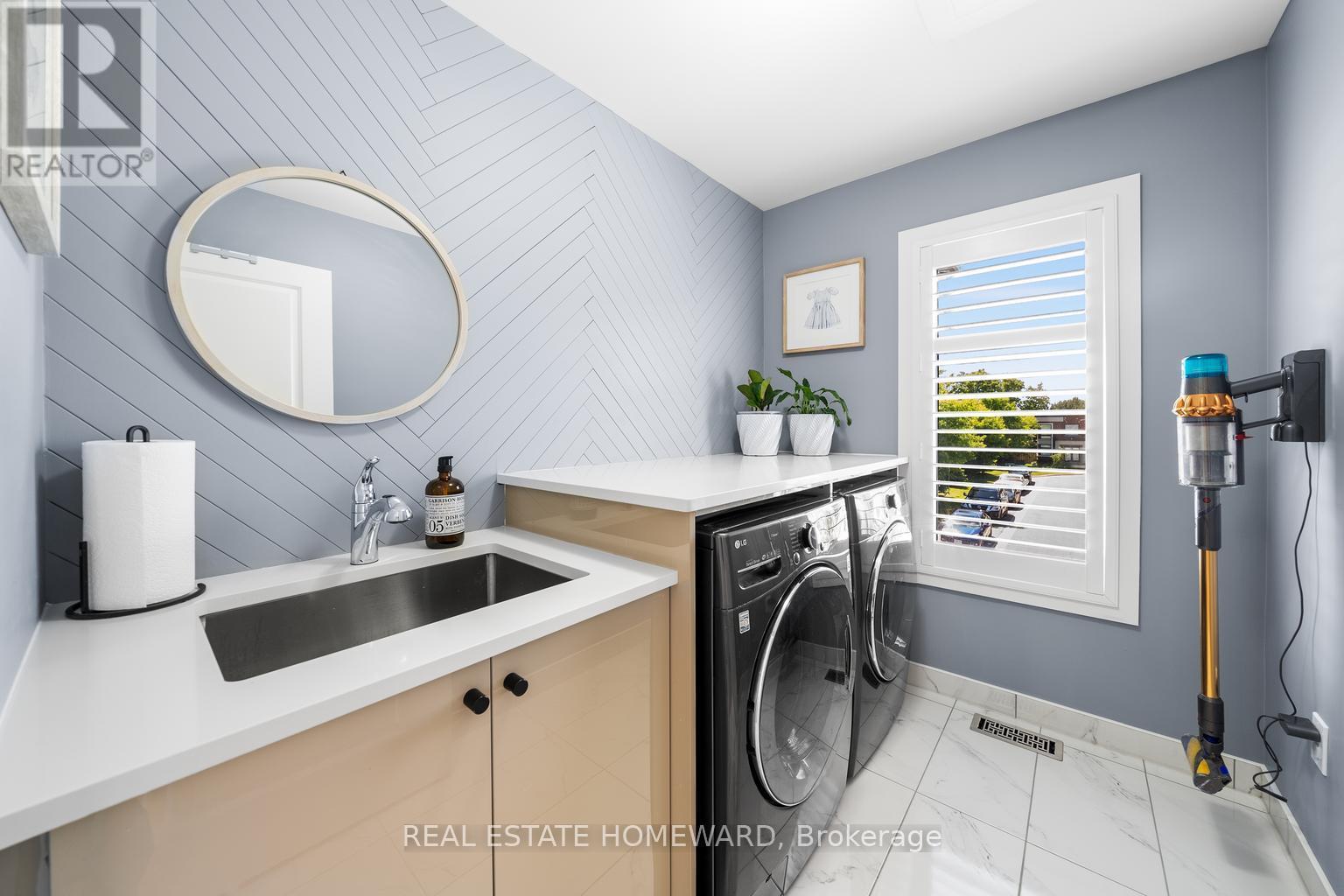 












1344 GULL CROSSING

,
Pickering (Bay Ridges),




Ontario
L1W0B7

