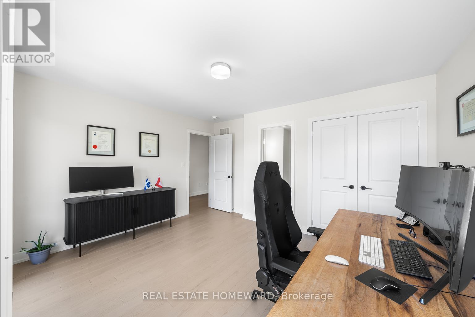 












1344 GULL CROSSING

,
Pickering (Bay Ridges),




Ontario
L1W0B7

