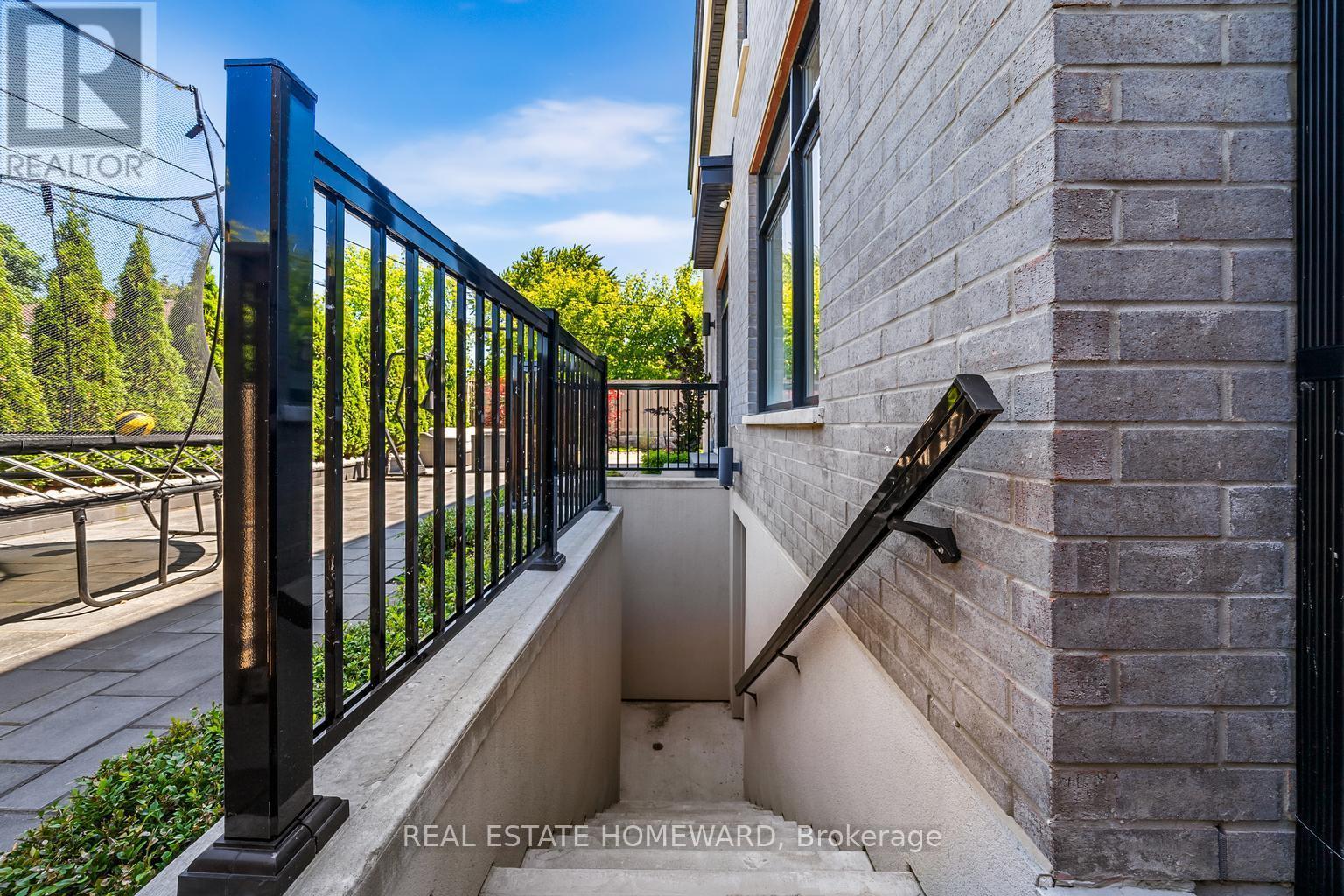 












1344 GULL CROSSING

,
Pickering (Bay Ridges),




Ontario
L1W0B7

