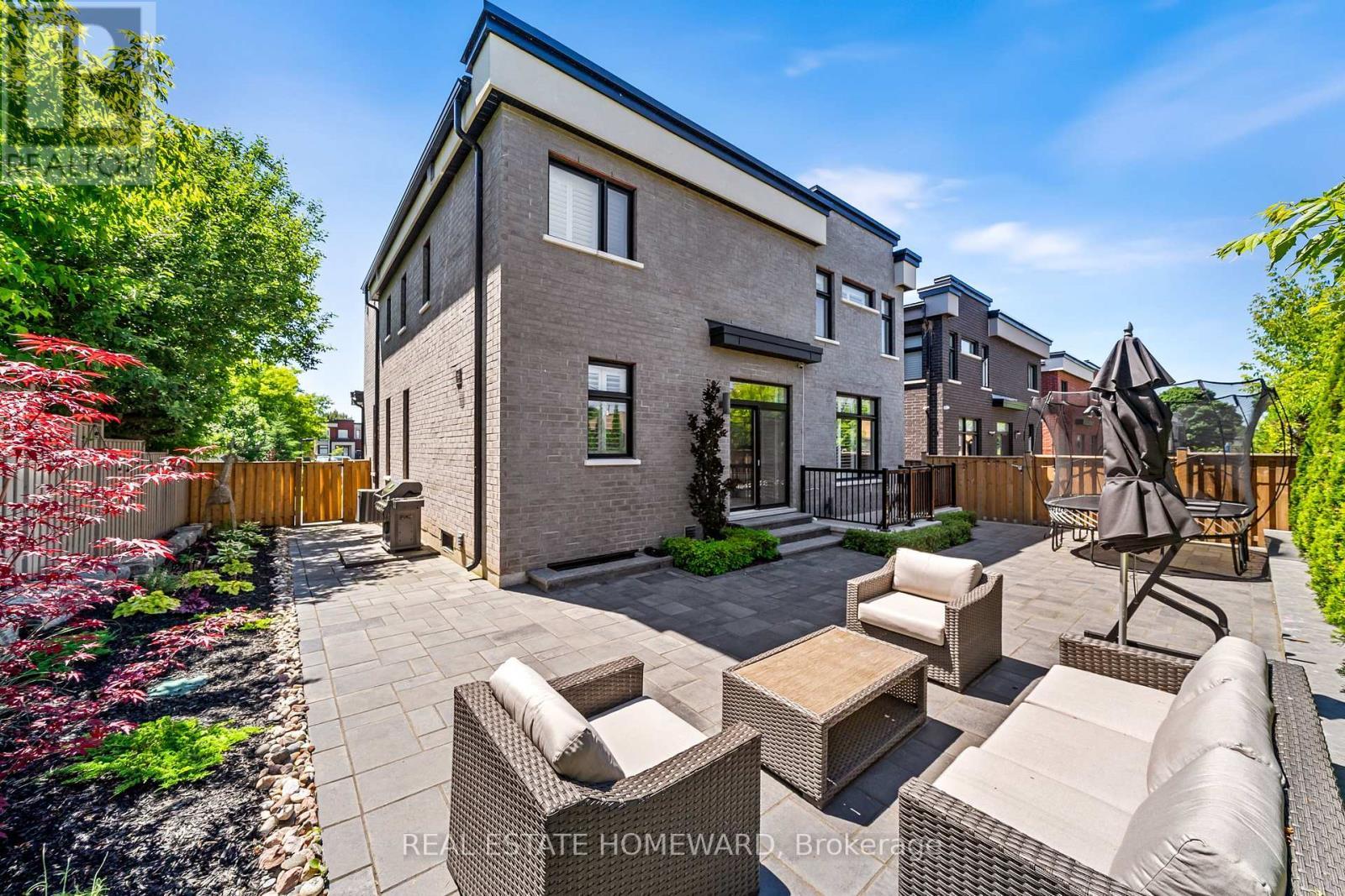 












1344 GULL CROSSING

,
Pickering (Bay Ridges),




Ontario
L1W0B7

