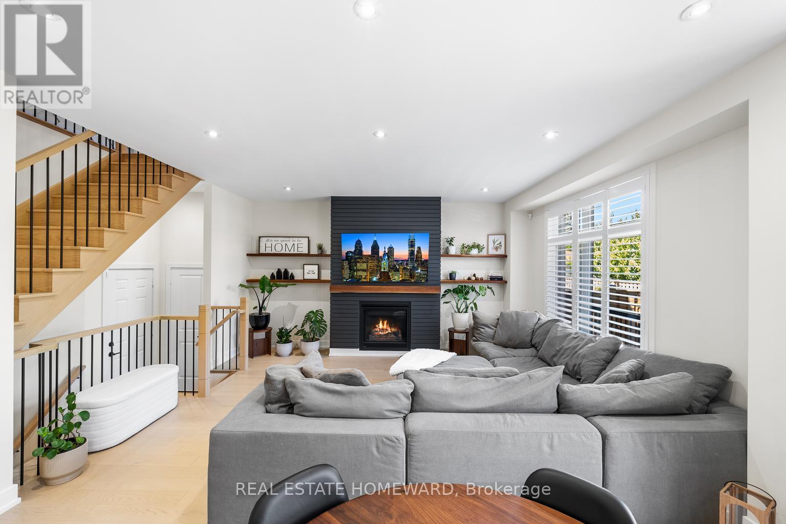 












1344 GULL CROSSING

,
Pickering (Bay Ridges),




Ontario
L1W0B7

