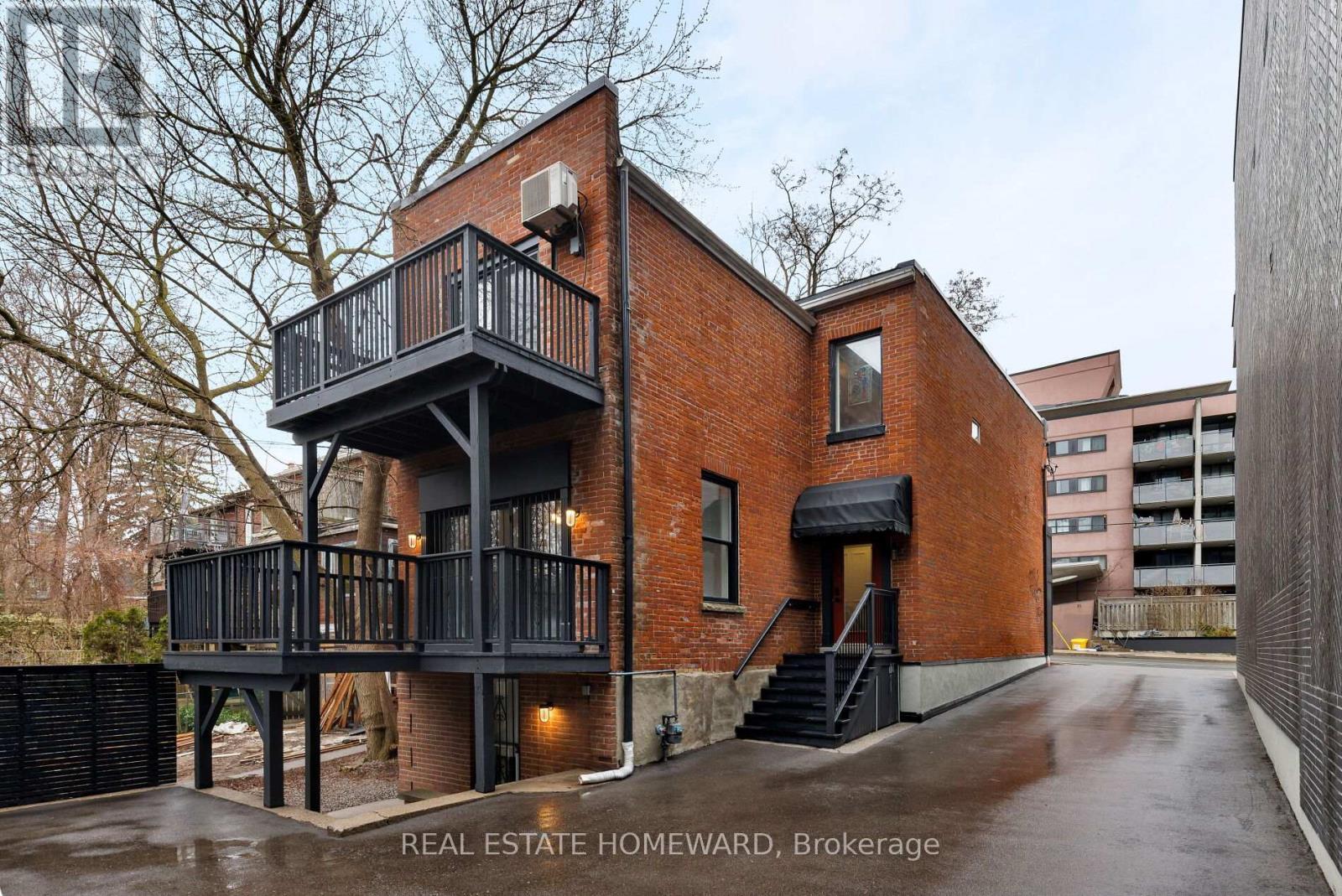 












6 MAIN STREET

,
Toronto (East End-Danforth),




Ontario
M4E2V4

