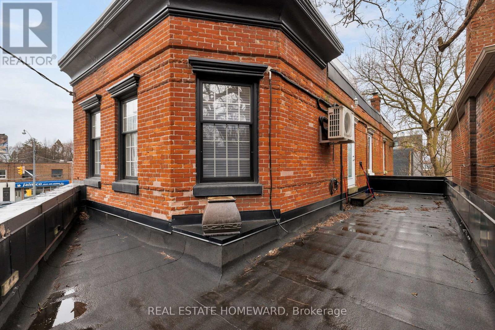 












6 MAIN STREET

,
Toronto (East End-Danforth),




Ontario
M4E2V4


